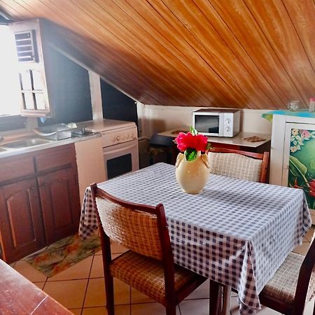 Chez Ninette Pres Des Sources Chaudes Villa Bouillante Dış mekan fotoğraf