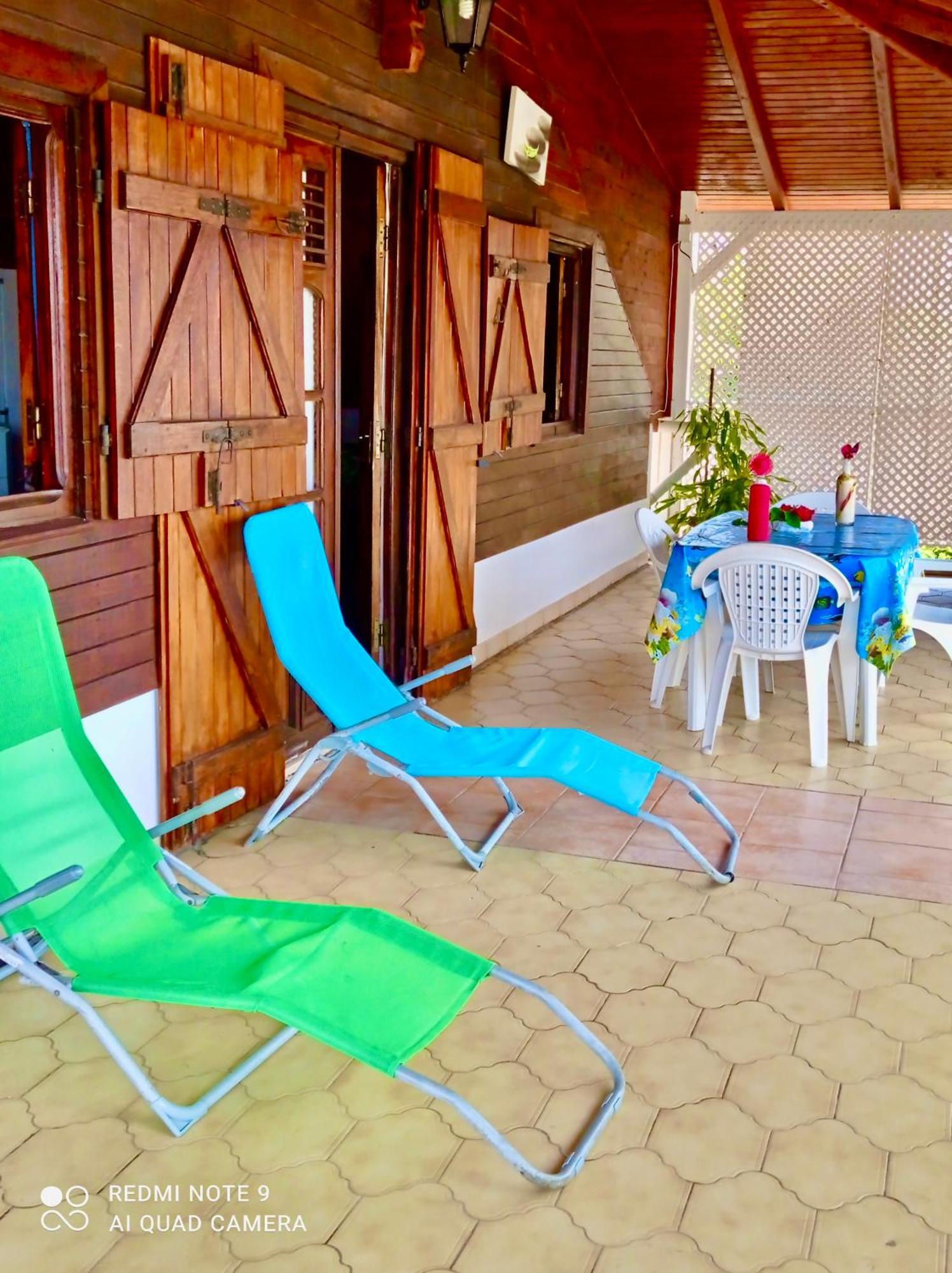 Chez Ninette Pres Des Sources Chaudes Villa Bouillante Dış mekan fotoğraf